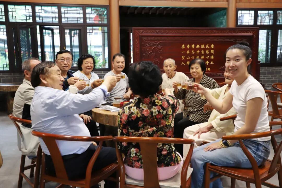 1758253083494263.jpg 1758253083494263.jpg